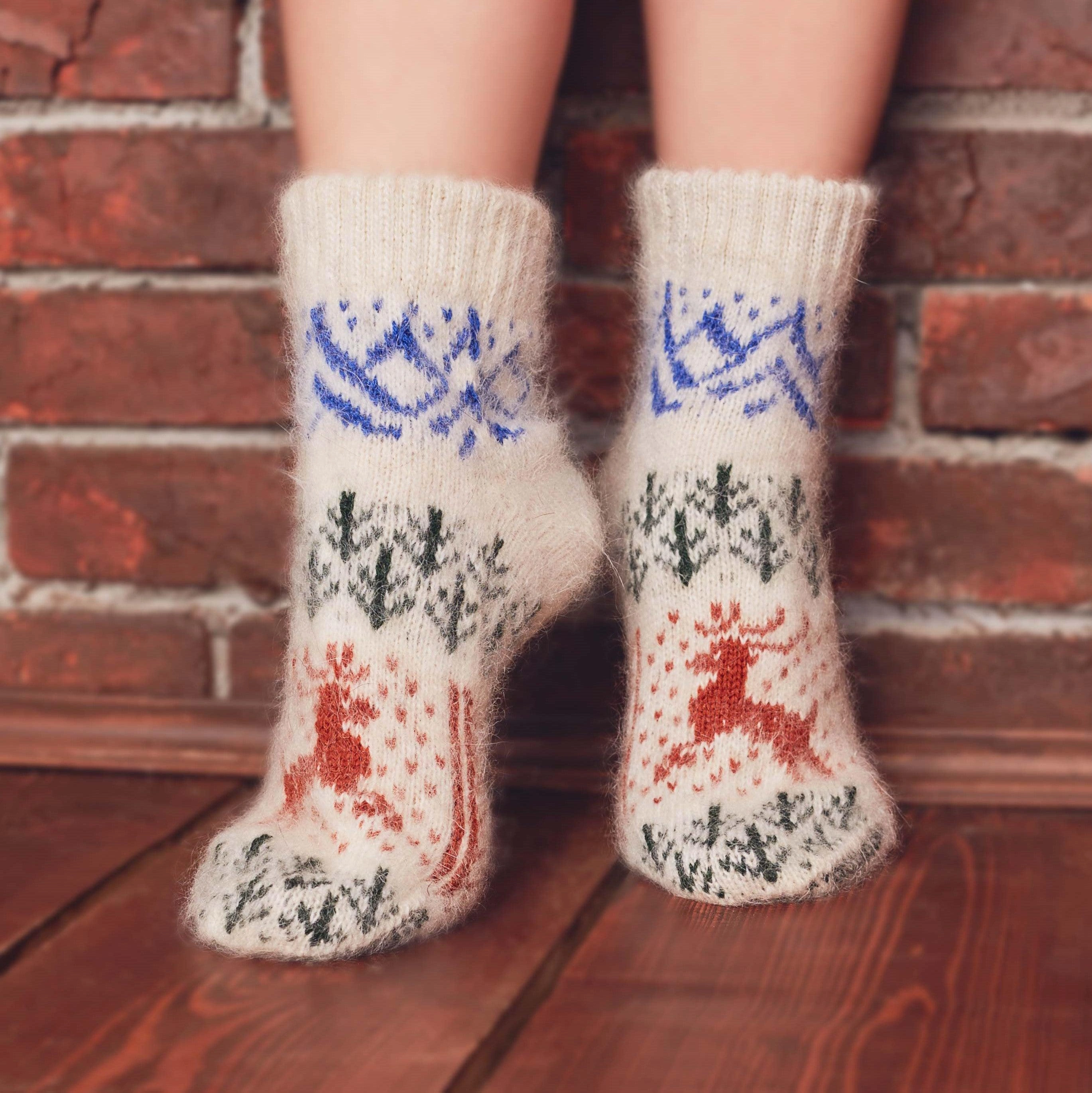 Cozy Alpine Goat Wool Socks: Unisex Comfort for Every Adventure!