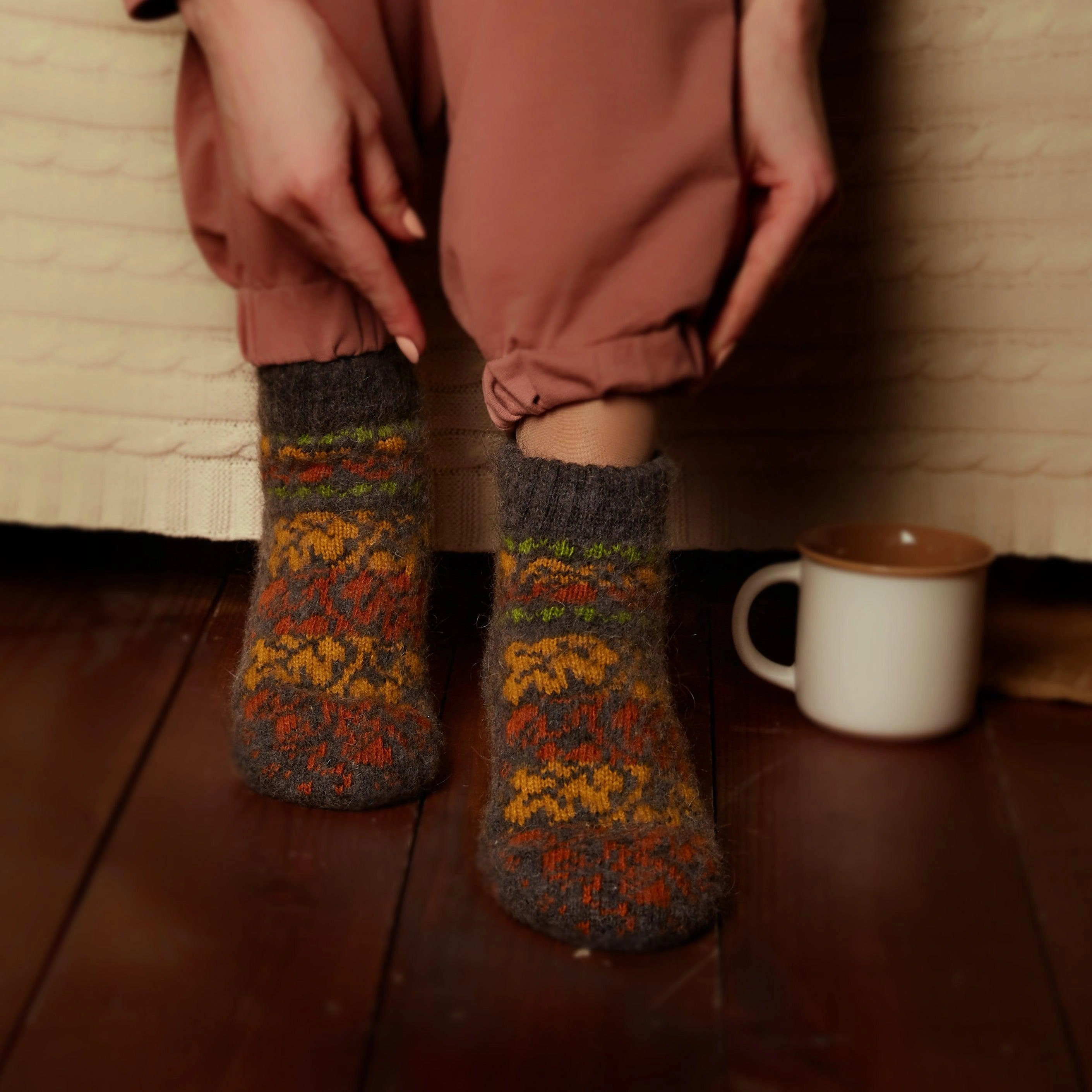 Cozy Autumn Nights: Women’s Soft Goat Wool Low-Cut Socks - Fall Comfort!